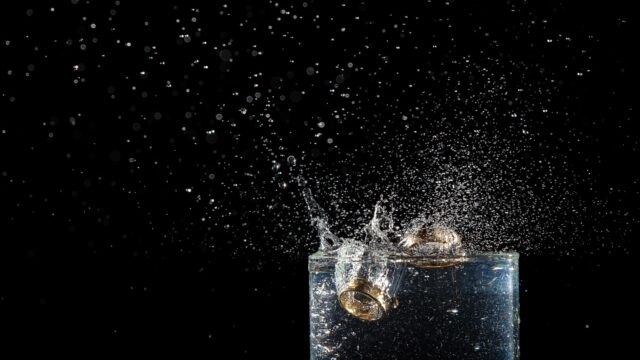 rings splash submerged marriage 1196145